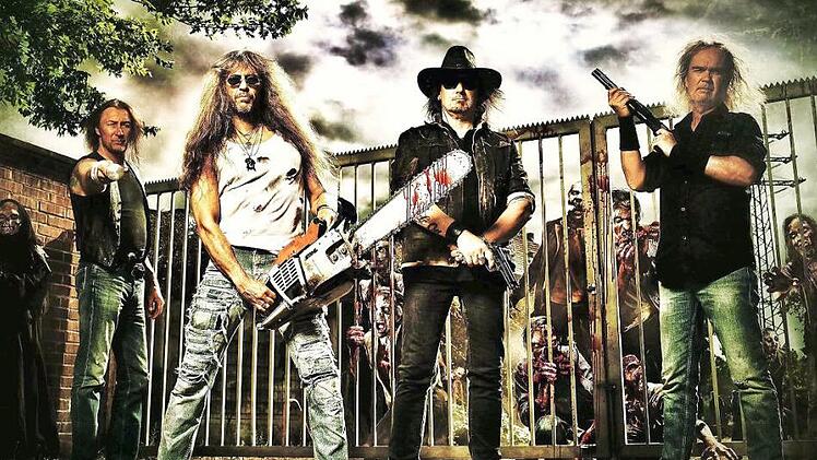 Spielen bewusst mit der Angst: die Musiker der Metal-Band "Grave Digger" aus Gladbeck Foto: PR