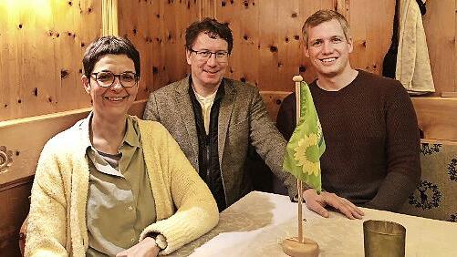 Die Landtagskandidatin Monika Tremel aus Kalchreuth, der Bezirkstagskandidat Manfred Bachmayer aus Eckental und der Landtagsabgeordnete Christian Zwanziger aus Erlangen stellten sich den Fragen.