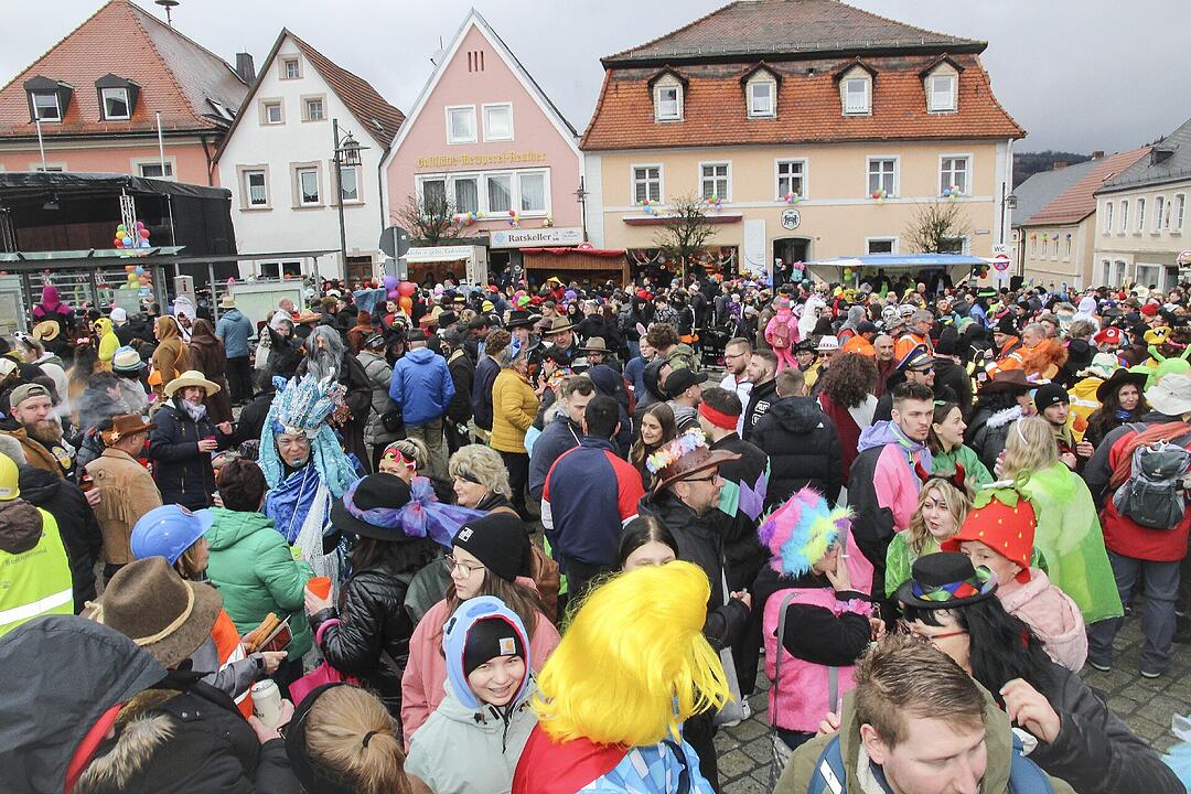 Großer Faschingsumzug  zum Stadtsteinacher Marktplatz