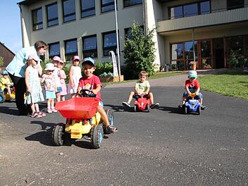 Gute Nachricht für die Kindergartenkinder: Sie bekommen ein nigelnagelneues Zuhause. Dort macht es sicher mindestens genauso viel Spaß mit ihren Gefährten wie im alten Volkerser Kindergarten. Archivbild: Ulrike Müller