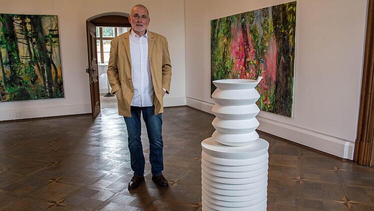 Faszinierende, formschöne Plastiken stellt Hans Karl Kandel aus Nürnberg derzeit im Schloss Oberschwappach aus.