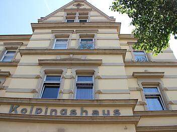 Der Name des von der Stadt Forchheim gepachteten Kolpinghauses wird bleiben - und auch für die Veranstaltungen hat das Kolpingwerk Bedingungen aufgestellt .  Foto: Ekkehard Roepert