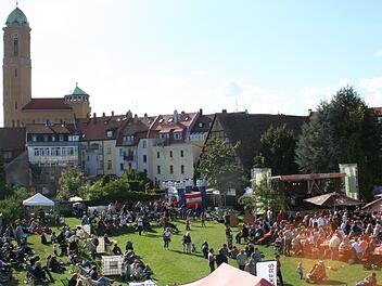 Bamberger Zwiebeltreterfest 2024 gestartet - Event lockt mit Live-Musik und freiem Eintritt