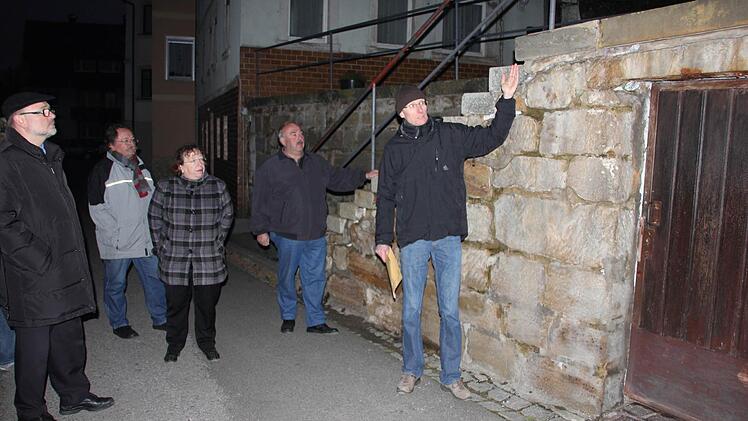 Die "Bocker-Staffel" bröckelt, das Geländer wackelt.