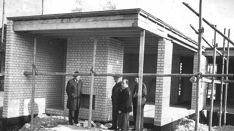 Am Nordwestende werden im Oktober 1965 24 Reihenbungalows gebaut. Foto: CT-Archiv