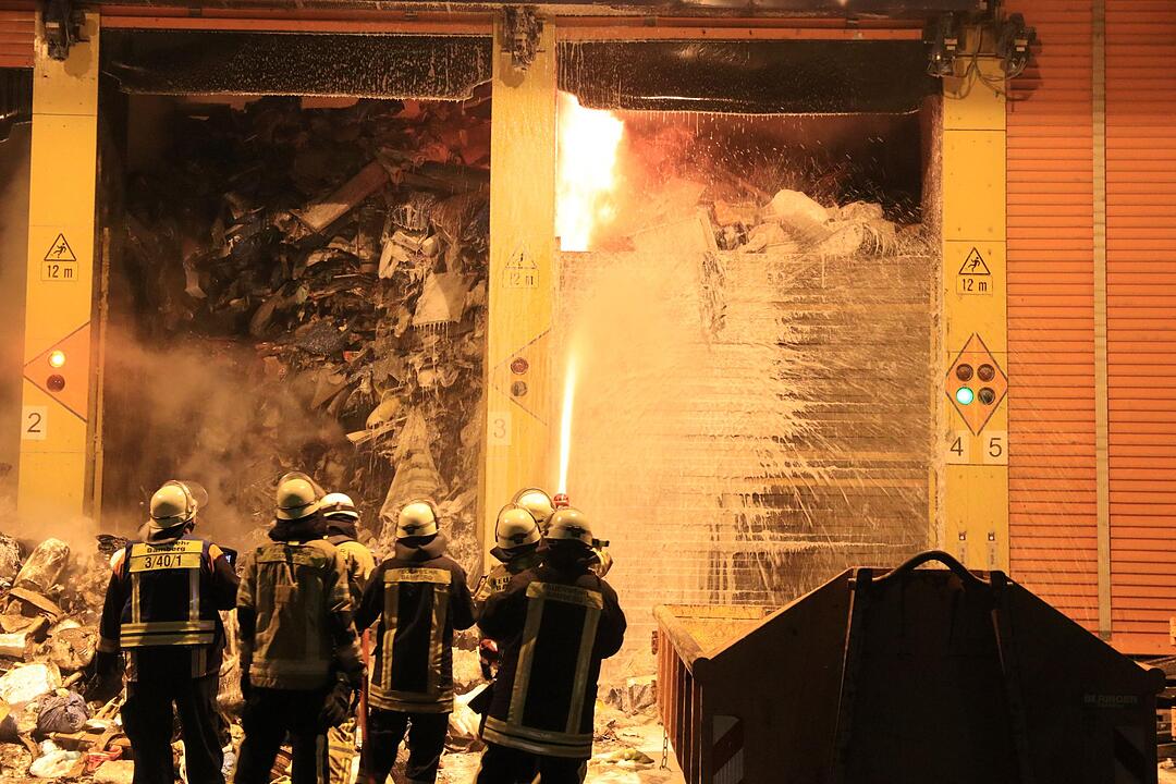 Bamberger Müllheizkraftwerk: Tonnen von Müll geraten am Dienstag in Brand