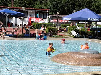 Knapp 16 000 Badegäste besuchten in dieser Badesaison das Sommerbad im Schorgasttal. Werner Reißaus