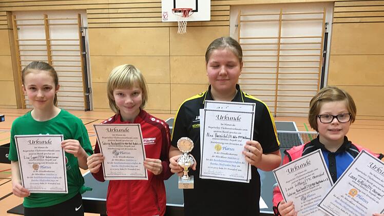 Die besten Mädchen der AK 13. Von links: Lisa Cogan (Untersiemau), Sabrina Reinhardt (Bad Rodach), Siegerin Nina Barnickel (Weidhausen) und Laura Geßlein (Obersdorf).