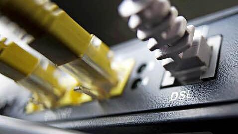 Die Strullendorfer überlegen, ob sie in schnelles Internet investieren sollen.  Foto: Archiv, dpa