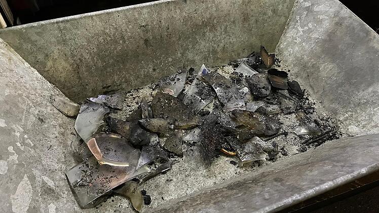 Weihnachtsbeleuchtung in Röttenbach fängt Feuer