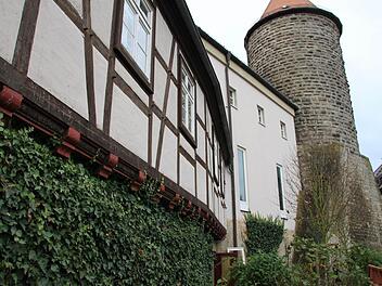 Der Dicke Turm ist der letzte Rest der Stadtbefestigung im nordwestlichen Altstadtbereich, der heute in den Anlagen des Augustinerordens integriert ist.   Fotos: Heike Beudert