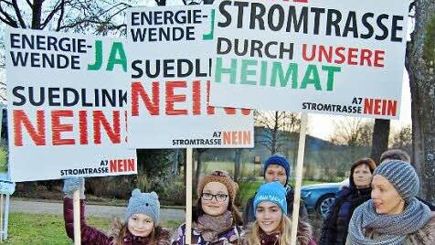 Stromtrassen-Gegner demonstrierten im Bad Bockleter Kurgarten.