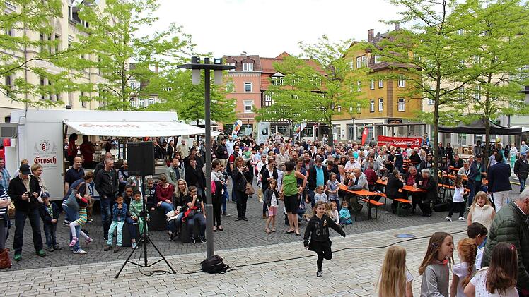 Der Albertsplatz war beim "Lokalklang" gut besucht. Foto: Ulrike Nauer