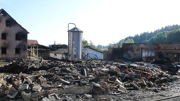 Der Bauernhof liegt in Schutt und Asche. Foto: Alexander Hartmann