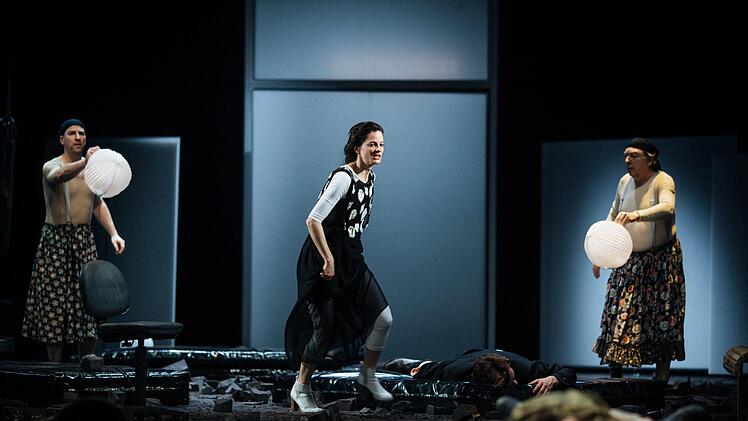Szene aus William Shakespeares "Othello: Das Drama feierte Premiere am Landestheater Coburg.Foto: Sebastian Buff