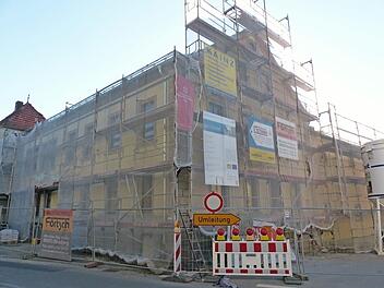 Einen Millionenprojekt ist der "Schwarze Adler" in Westheim. Dort soll eine Begegnungsstätte geschaffen werden.  Foto: Klaus Schmitt