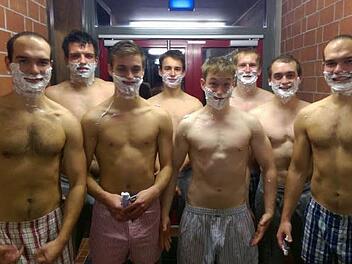 Die 1. Mannschaft Handball vom FC Bad Brückenau macht bei der Aktion "Movember" mit. Foto: Mark Hannig