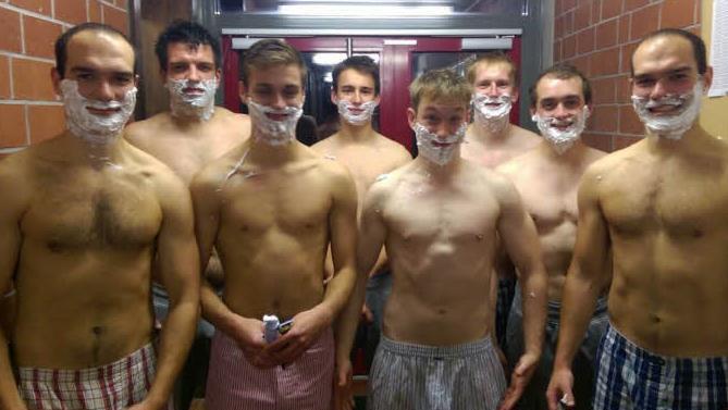 Die 1. Mannschaft Handball vom FC Bad Brückenau macht bei der Aktion "Movember" mit. Foto: Mark Hannig