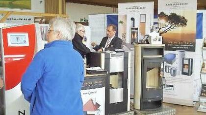 Wärmendes Feuer im Wohnzimmer liegt im Trend - einen Überblick über die verschiedenen Öfen gibt es bei der Gewerbeschau.  Fotos: PR