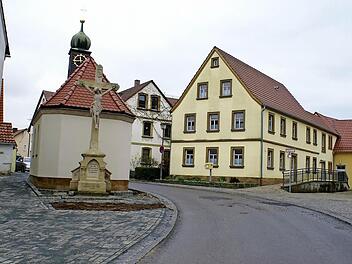 Eine der großen Baumaßnahmen im Jahr 2015, aber noch nicht ganz fertiggestellt: die Dorferneuerungsmaßnahme Höfen-Höfenneusig Foto: nr