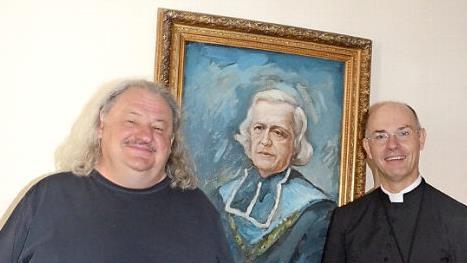 Pater Waldemar Brysch OMI (links) und Pater Gottfried Hofer OMI feiern am Pfingstmontag ihr 25-jähriges Priesterjubiläum in der Klosterkirche in Kronach.  Foto: K.-H. Hofmann