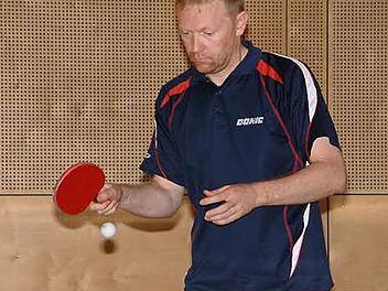 Klaus Knabner vom TTC Alexanderhütte blieb beim 9:4-Sieg in Gefrees in seinen zwei Einzeln und im Doppel unbezwungen. Foto: Hans Franz