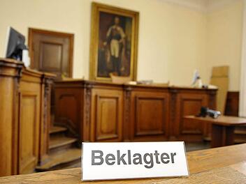 Das Lichtenfelser Amtsgericht schickte einen Altenkunstadter ins Gefängnis. Foto: Peter Kneffel/dpa