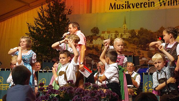 Die "Kindertrachtengruppe" eroberte die Herzen der Besucher.