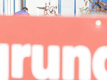 Die neue Notunterkunft soll überregional keine falsche Neugier wecken. Daher haben die Arbeiten auf dem Grundstück zunächst auch ohne eine öffentliche Bekanntmachung begonnen. Foto: Arkadius Guzy
