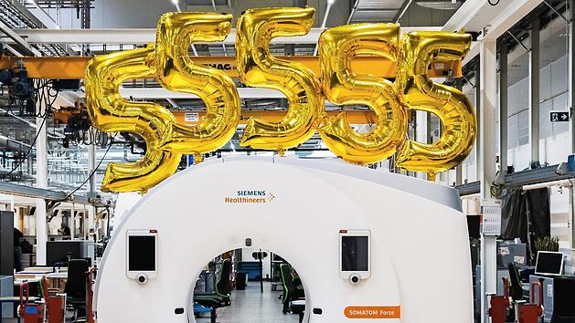 Der 55&nbsp;555. Computertomograph wurde in Forchheim gefertigt. K&uuml;nftig ist er in Norwegen im Einsatz.  Foto: PR