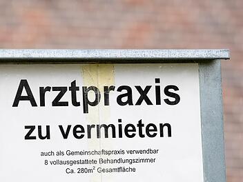 Die Haus&auml;rztinnen und Haus&auml;rzte werden auch im Landkreis Bad Kissingen immer weniger, weil viele bald in Rente gehen.