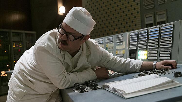 Alexandr Akimov (Sam Troughton)versucht zu retten, was nicht mehr zu retten ist. Das Kernkraftwerk Chernobyl ist auf dem unabwendbaren Weg zum Super-GAU.