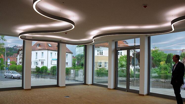 Das Begegnungszimmer wird einen offenen Charakter haben. Im Bild: Architekt Georg Schönmüller.  Foto: Heike Schülein