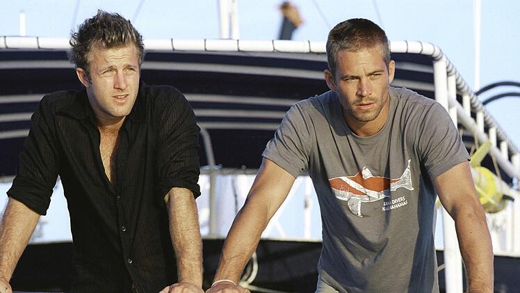 Tr&auml;umen davon, eines Tages richtig reich zu sein: Rechtsanwalt Bryce (Scott Caan, links) und Tauchlehrer Jared (Paul Walker).