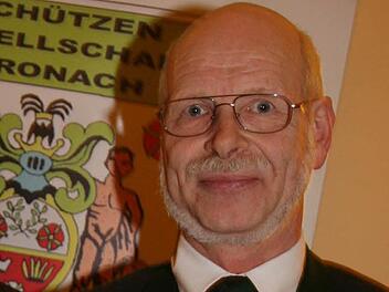 Johannes Weber legte nach 21 Jahren das Schützenmeister-Amt in jüngere Hände. Fotos: Sonja Adam