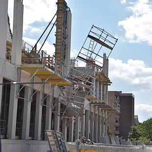 Arbeitsunfall in Nürnberg: Baugerüst stürzt ein