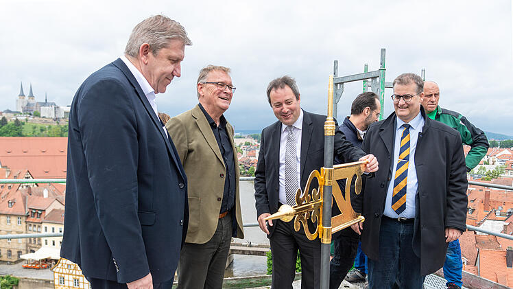 Bamberg: Schloss Geyerswörth erhält goldene Turmspitze