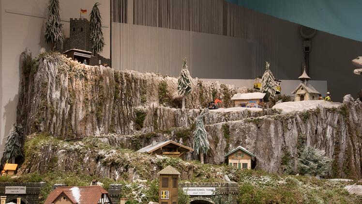 Die Eisenbahn-Ausstellung in der Kaiserpfalz zeigt ein Winterparadies mit Eisenbahnen, und historischen Lokomotiven. Fotos: Josef Hofbauerund