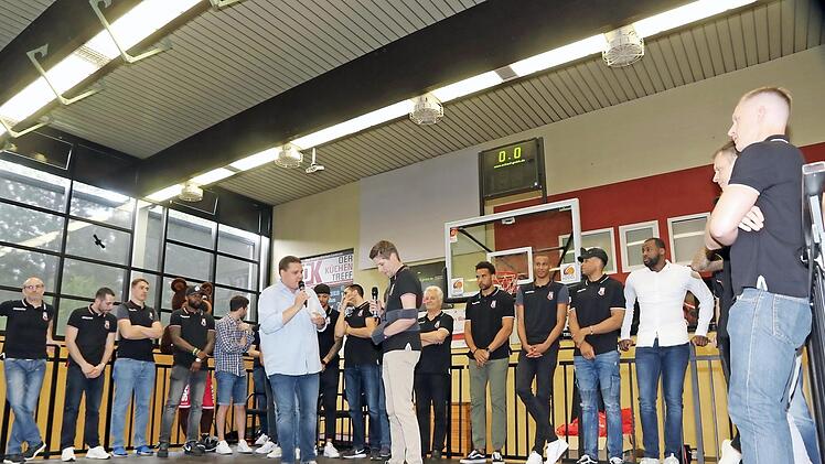 Zum letzten Mal stand das Team 2018/19 in dieser Formation auf der Bamberger Basketball-Bühne.