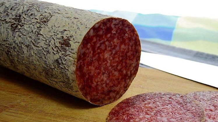 Chiemgauer Naturfleisch ruft aktuell zwei Sorten Salami zur&uuml;ck. Symbolfoto: pixabay.com/Bru-nO