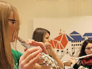 Ein Querflötenensemble setzt den musikalischen Rahmen (von links): Elisabeth Kircheis, Britta Soens und Elisa Gillner. Fotos: Gerd Schaar