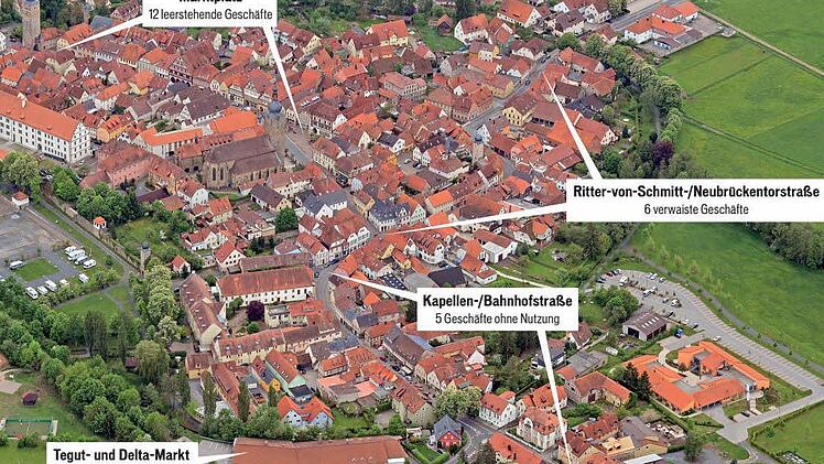 Viele verwaiste Geschäfte bedeuten keine Zierde für Eberns Innenstadt. Besonders fehlt ein Café am marktplatz.