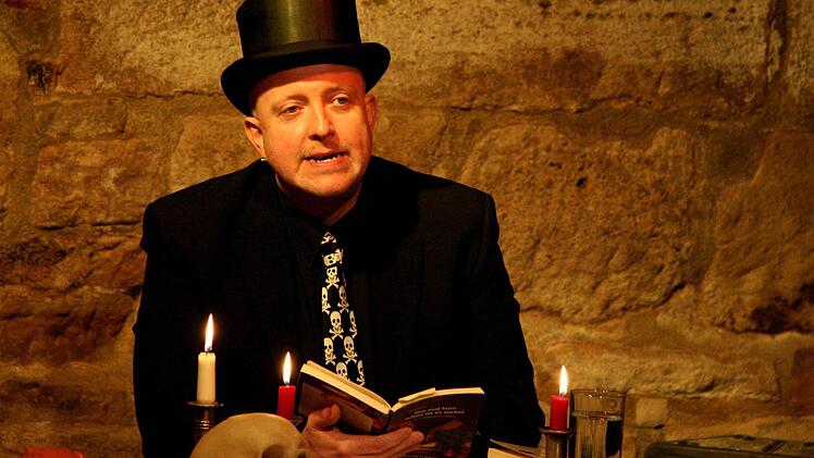 Bietet Kritikern die Stirn: Rekordleser Arnd Rühlmann Foto: Nana-Theater