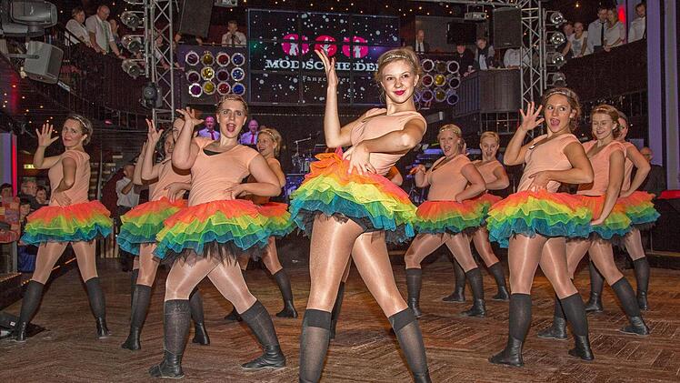 Die jungen Damen von Dance4Fun aus Mitwitz begeisterten das Publikum. Foto: Klaus Gagel