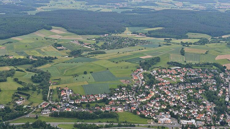 Im oberen Teil der freien Fläche (Bildmitte) soll das Baugebiet "Himmelreich" entstehen. Archivbild: Ronald Rinklef