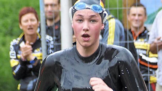 Pauline Schweens (16) ist eigentlich noch zu jung f&uuml;r den Triathlon in Roth - die Teilnehmer m&uuml;ssen mindestes 18 Jahre alt sein - doch dank einer Sondergenehmigung kann sie gemeinsam mit Carsten Friedmann und Philipp Neumeister teilnehmen.  Foto: privat