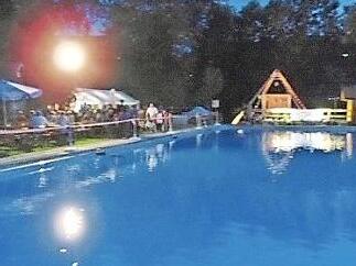 Die Ruhe vor dem Sturm im Gräfenberger Freibad.  Fotos: Petra Malbrich