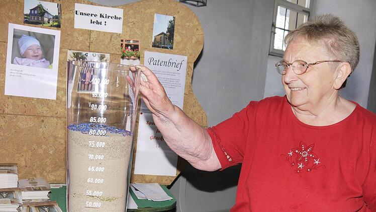 Da fehlt immer noch ein bisschen: Rund 90000 Euro haben die Gleußener  rund um Mesnerin Marga Hein in den vergangenen Jahren  für den Spendentopf gesammelt,  um  daraus die neuen Glocken bezahlen zu können.