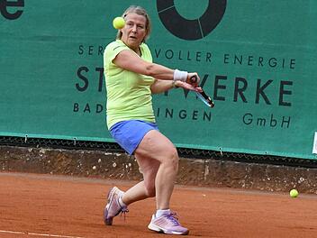 Renate Molzberger spielt schon lange f&uuml;r den TC Rot-Wei&szlig;. So starke Konkurrenz hatte sie noch nie.  Foto: Hopf