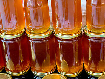 Honiggl&auml;ser immer aussp&uuml;len